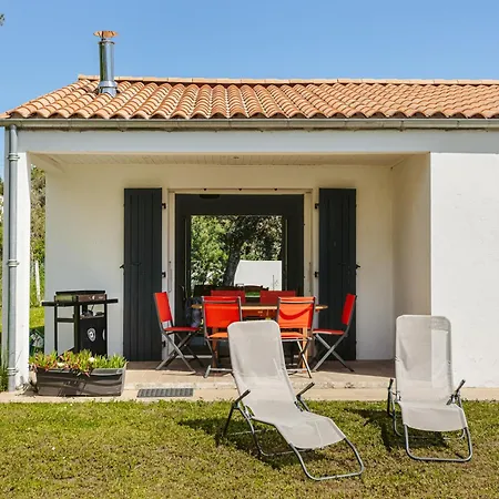 Grande Maison Entre Et Foret